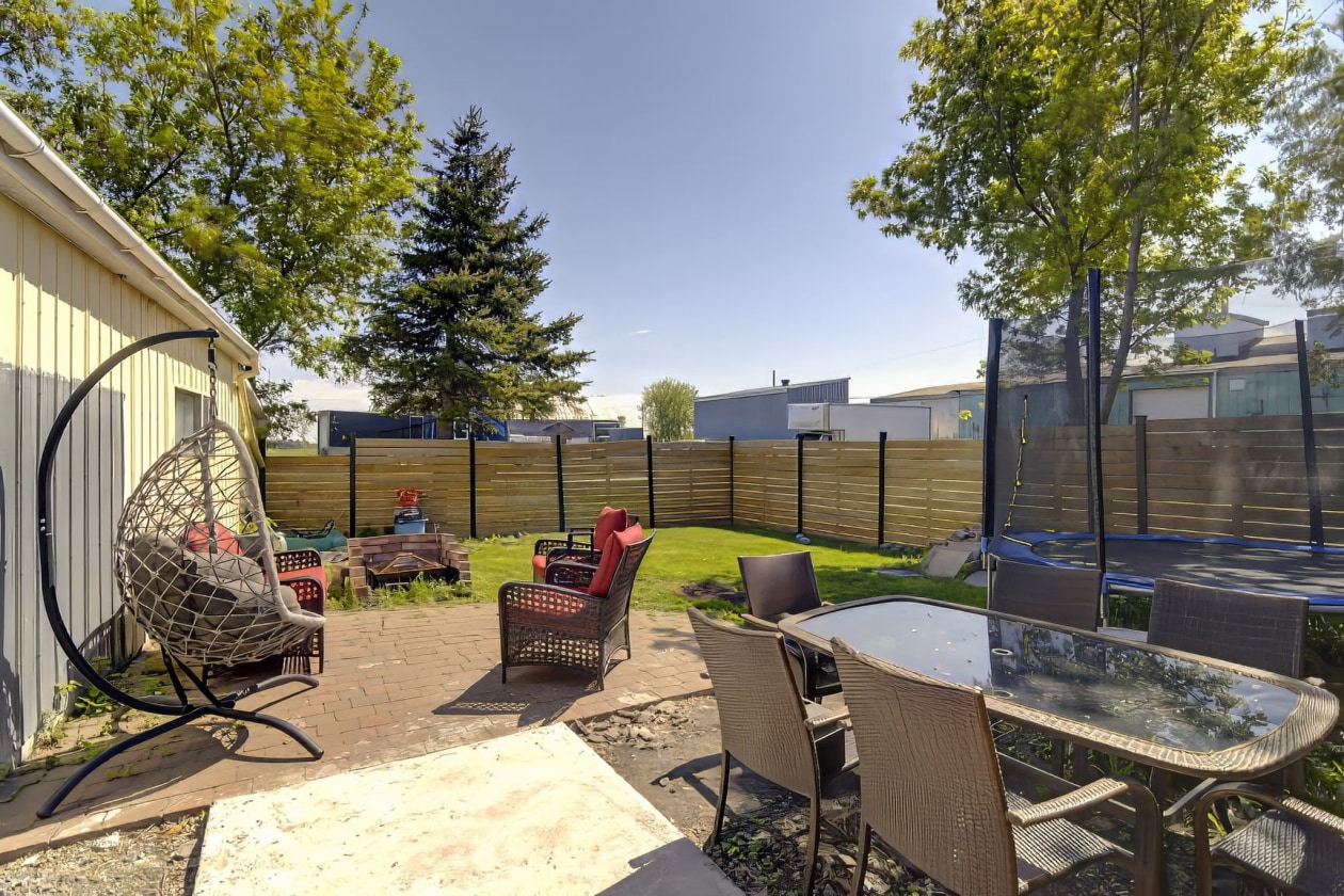 Cour — 39 Rg St-Marc, Saint-Philippe