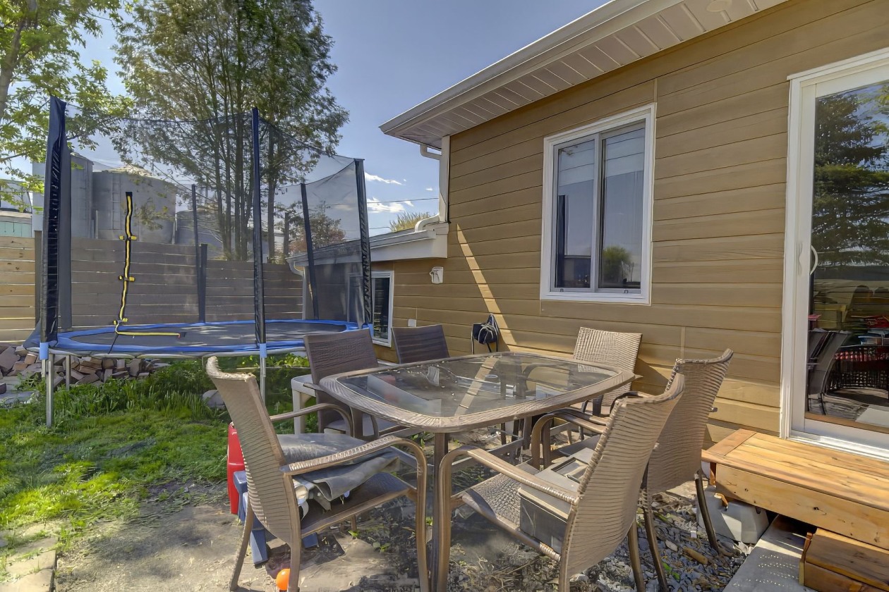 Cour — 39 Rg St-Marc, Saint-Philippe