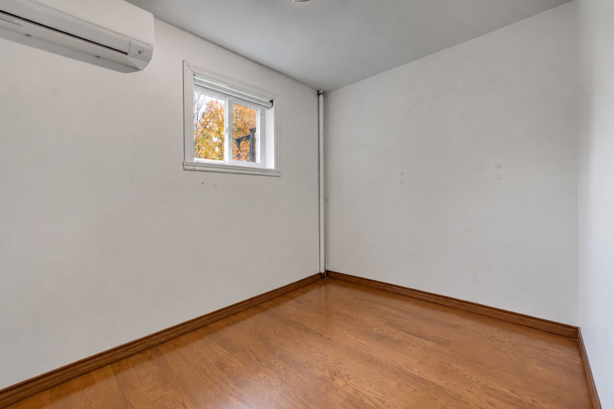 Chambre à coucher — 12625 Boul. St-Claude, Québec