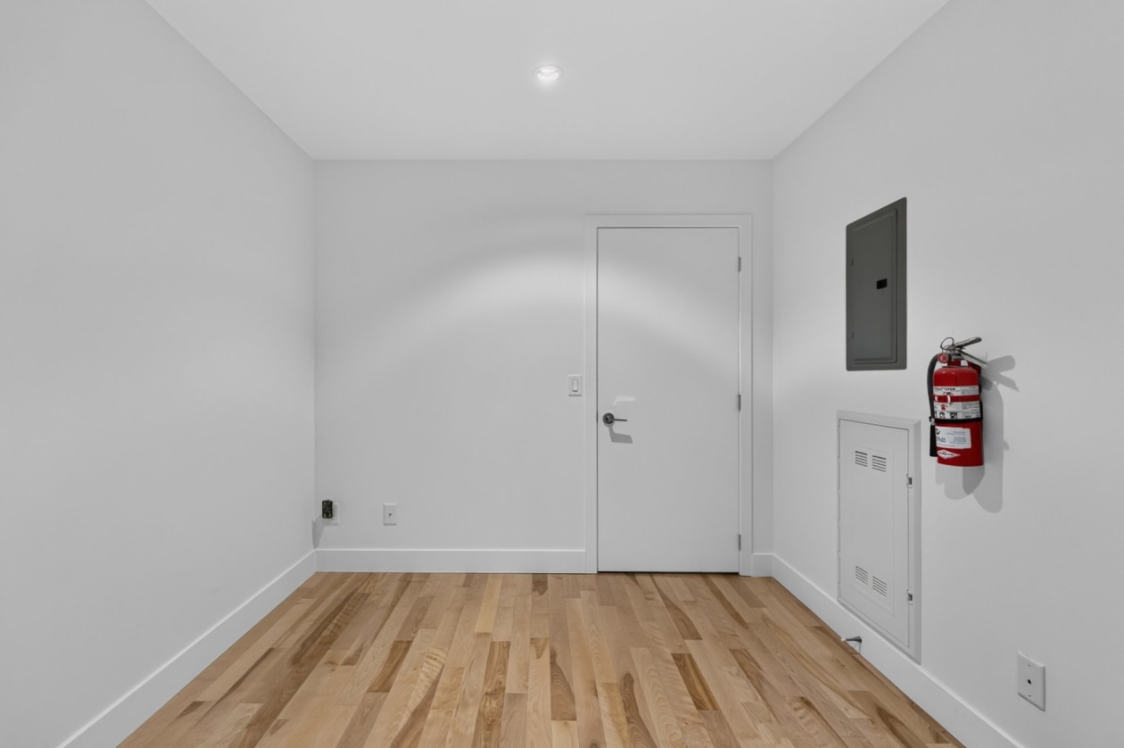 Bureau — 1111 Rue de Dijon, Québec
