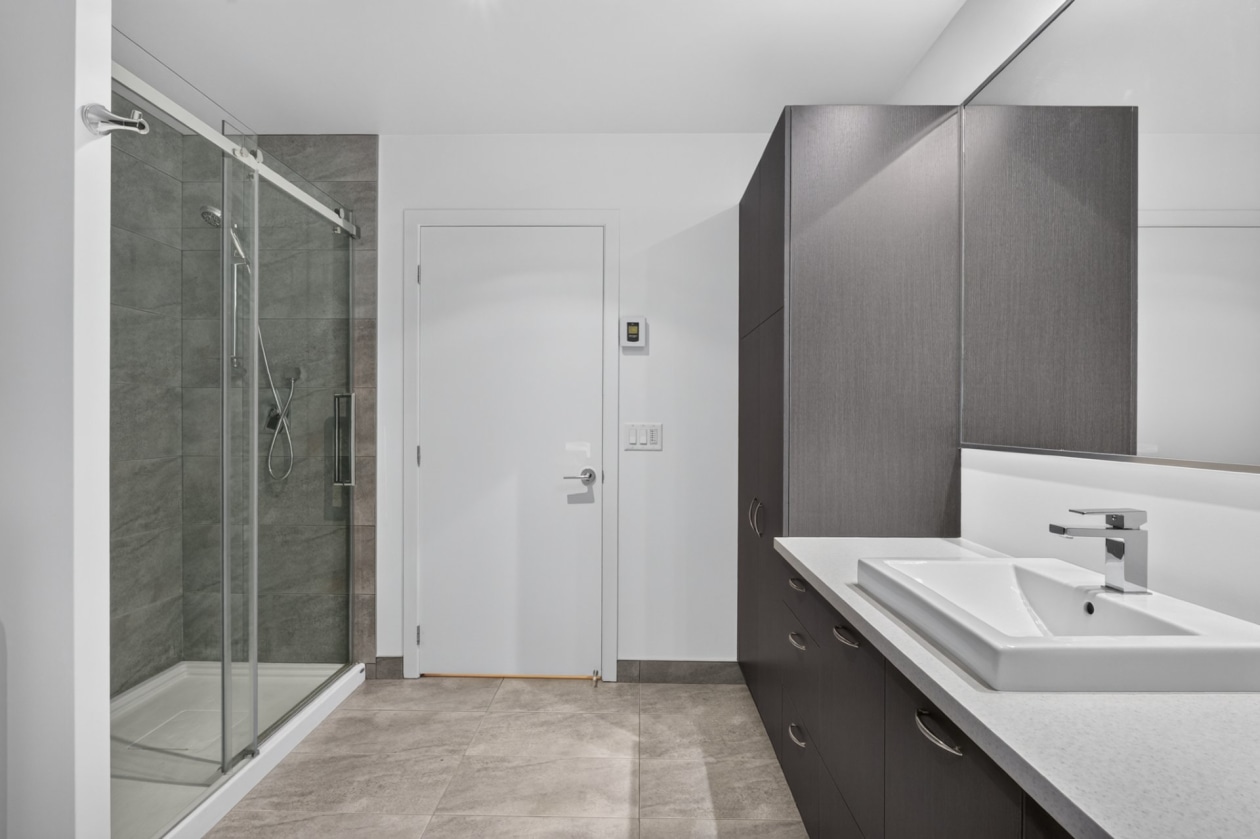 Salle de bains — 1111 Rue de Dijon, Québec