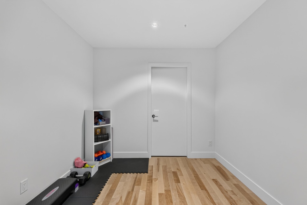 Bureau — 1111 Rue de Dijon, Québec