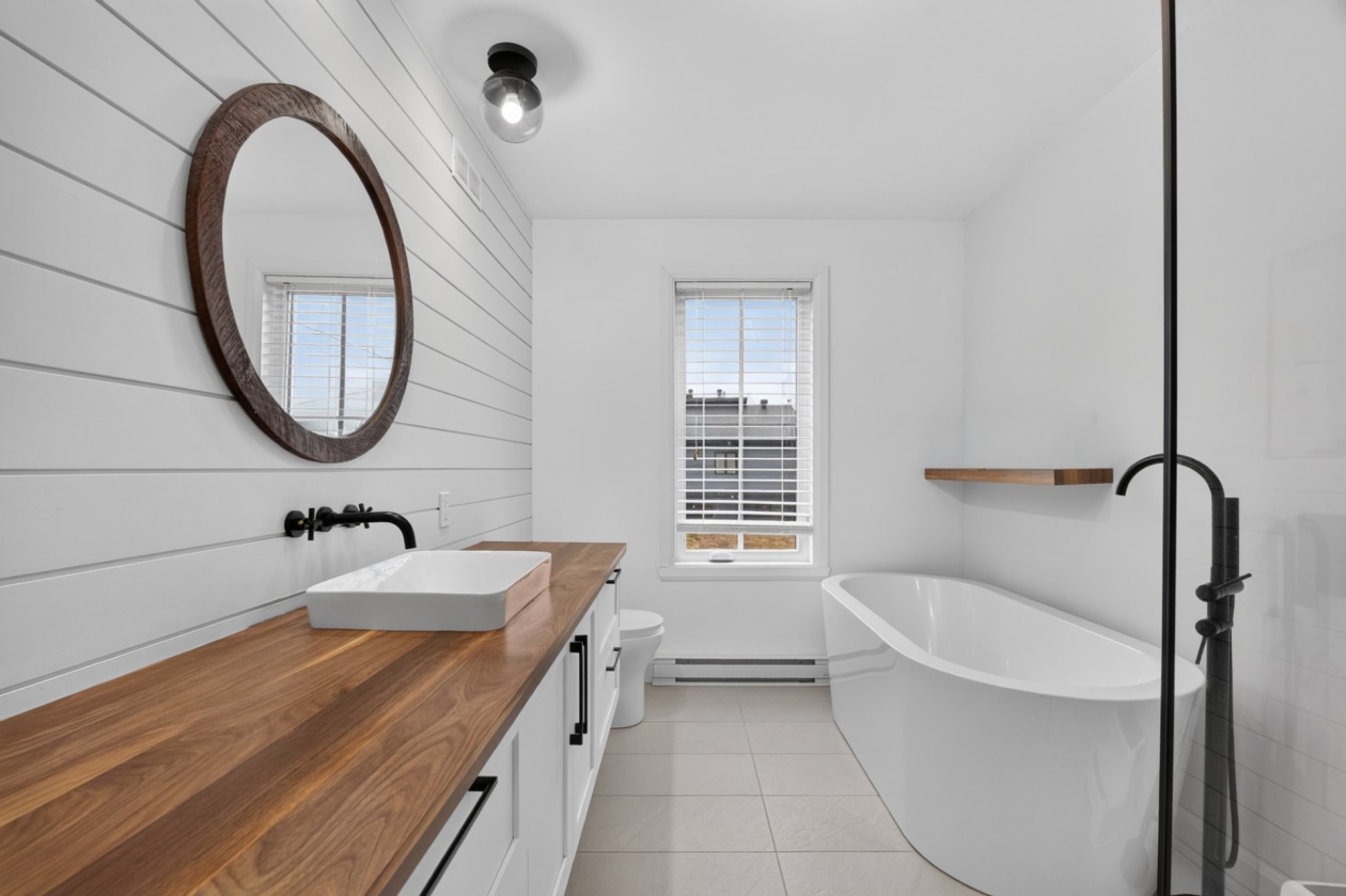 Salle de bains — 172 Av. du Coteau, Saint-Raymond
