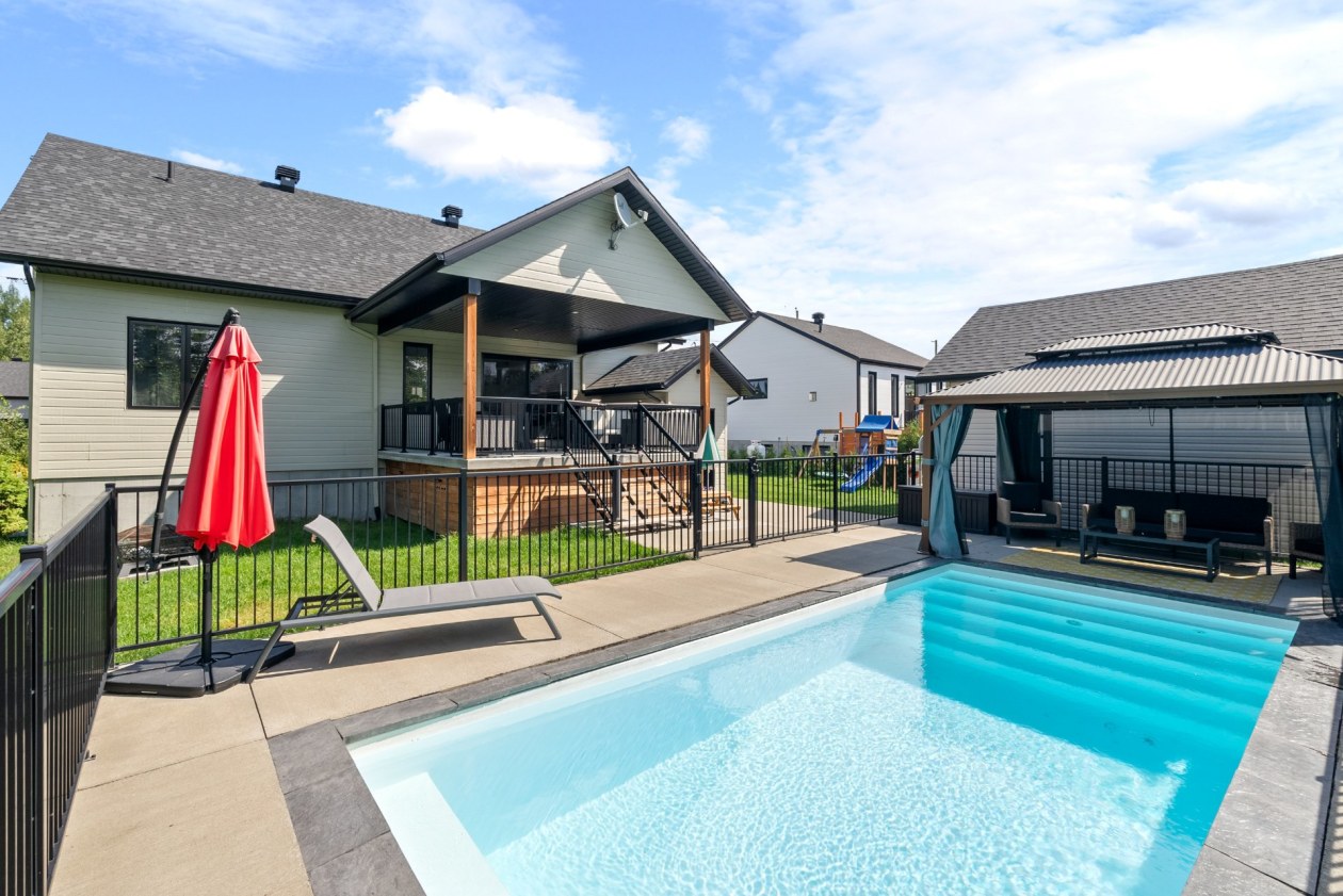 Piscine — 172 Av. du Coteau, Saint-Raymond