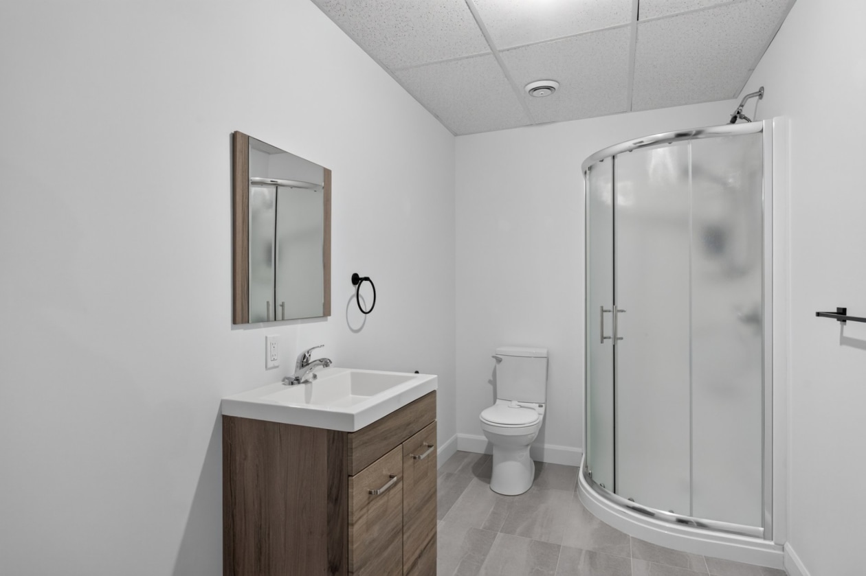 Salle de bains — 172 Av. du Coteau, Saint-Raymond
