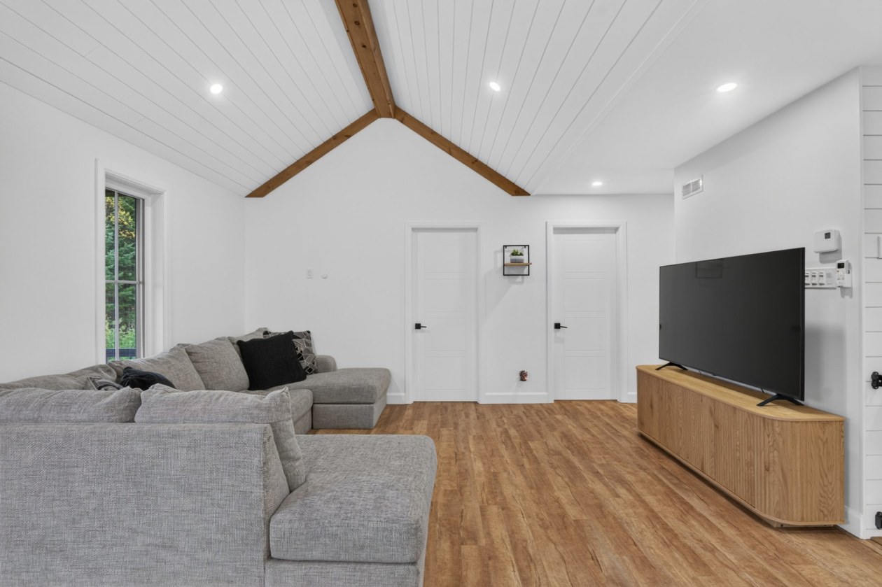 Salon — 172 Av. du Coteau, Saint-Raymond