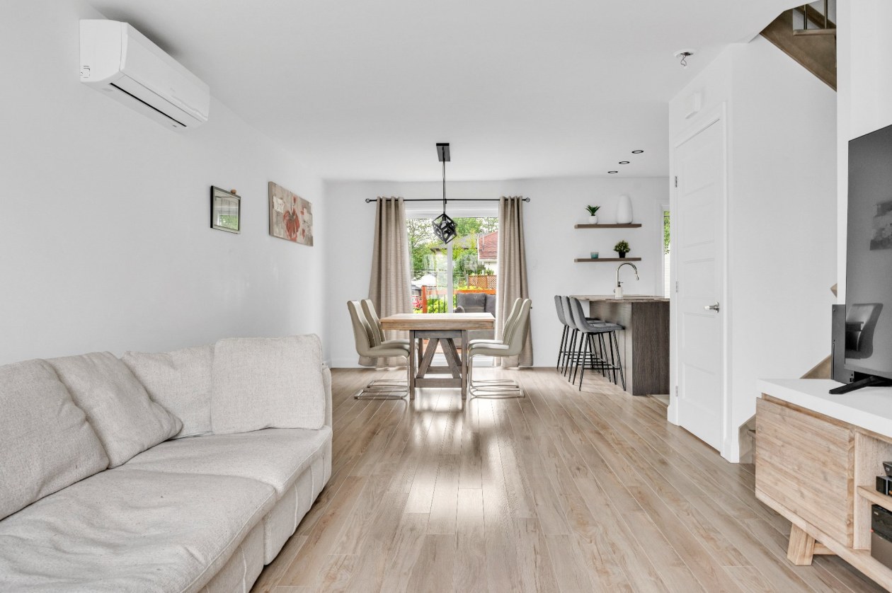 Salon — 258Z Rue de la Cordelle, Lévis