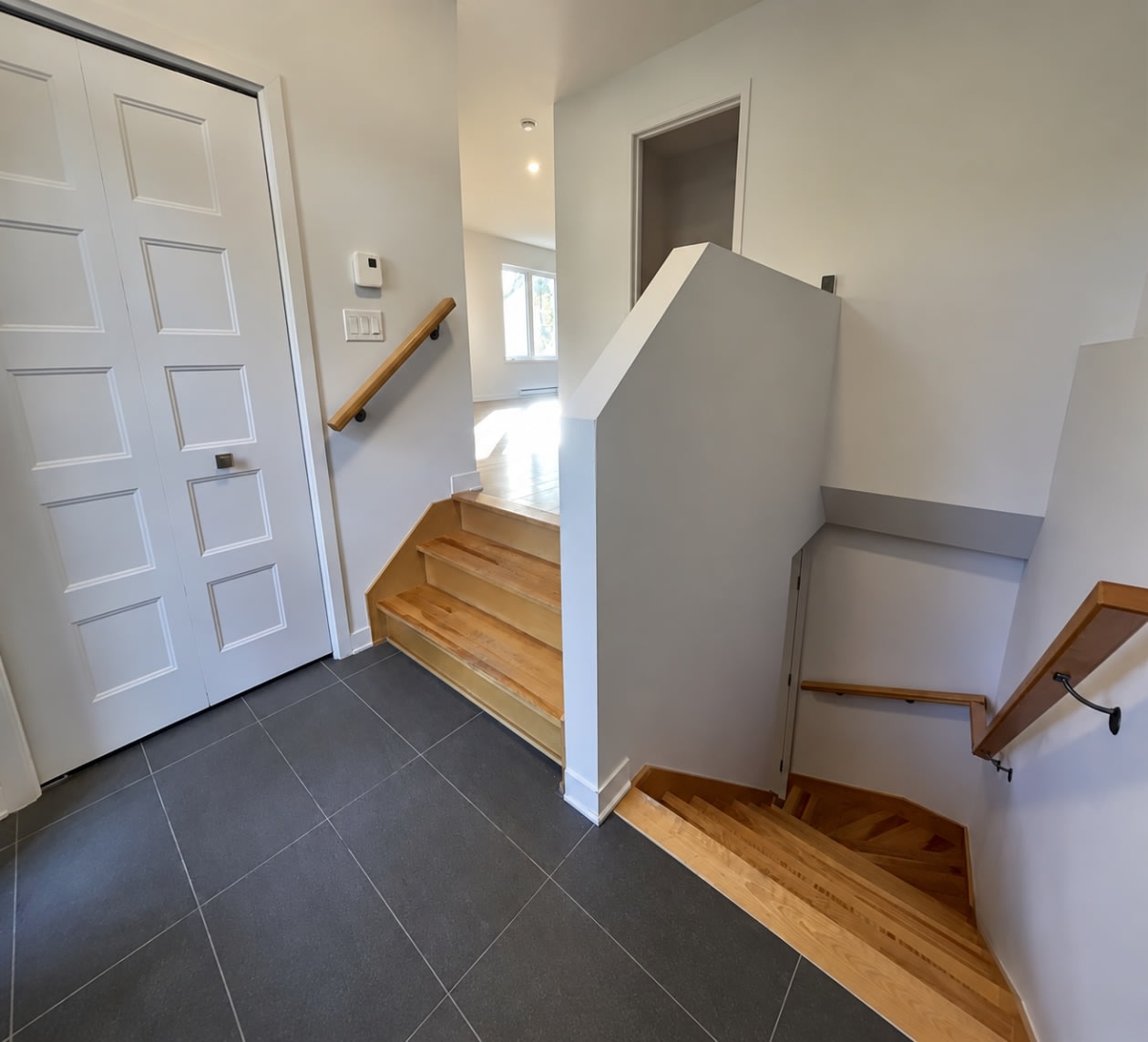 Photo 2 — 421 Rue Des Étoiles, Saint-Hippolyte