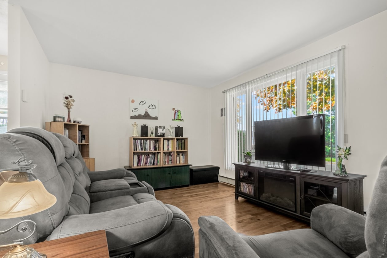 Salon — 464 Av. Vernet, Québec