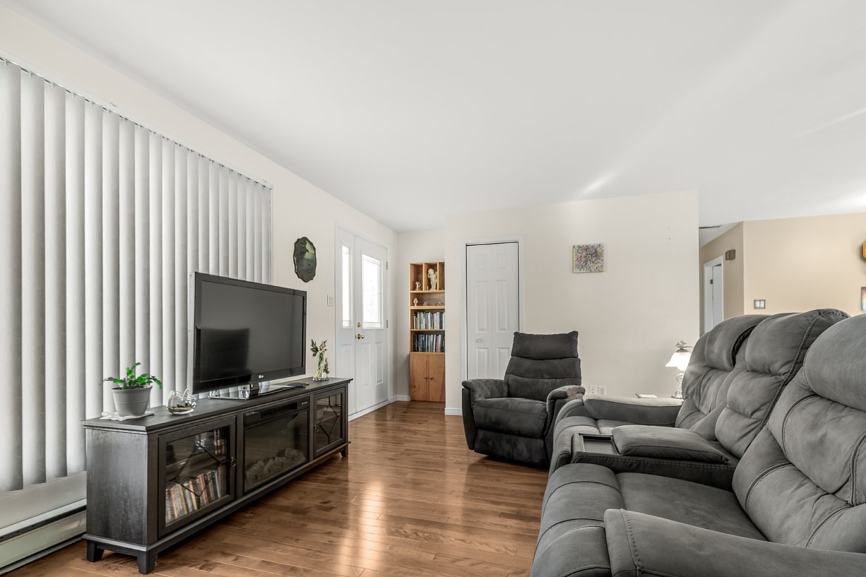 Salon — 464 Av. Vernet, Québec