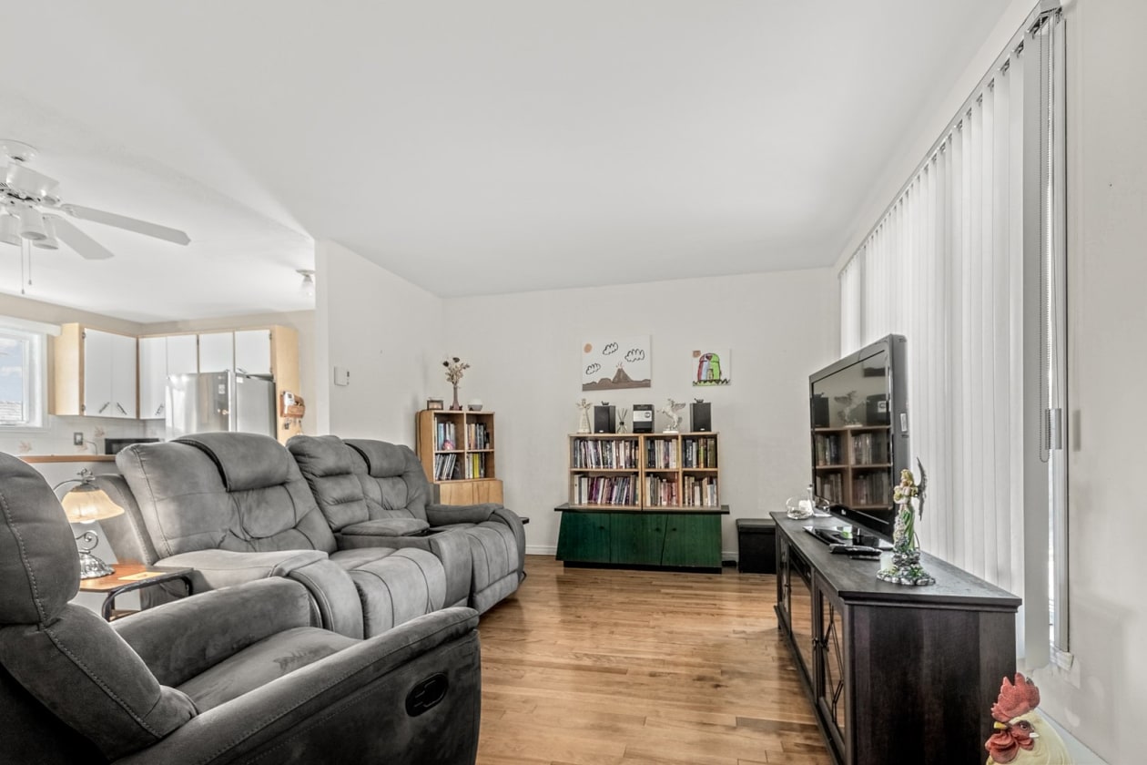 Salon — 464 Av. Vernet, Québec