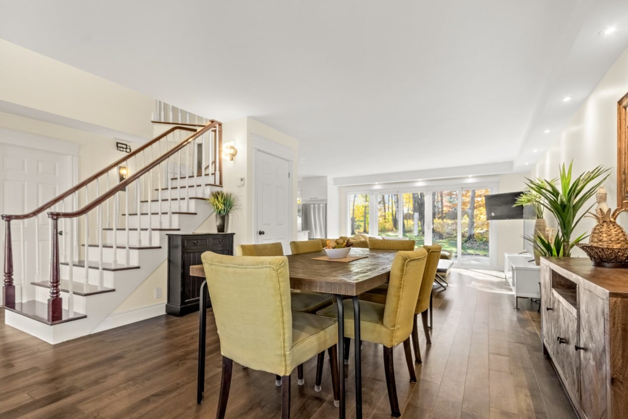 Salle à manger — 2474 Rue Marc-Chagall, Québec