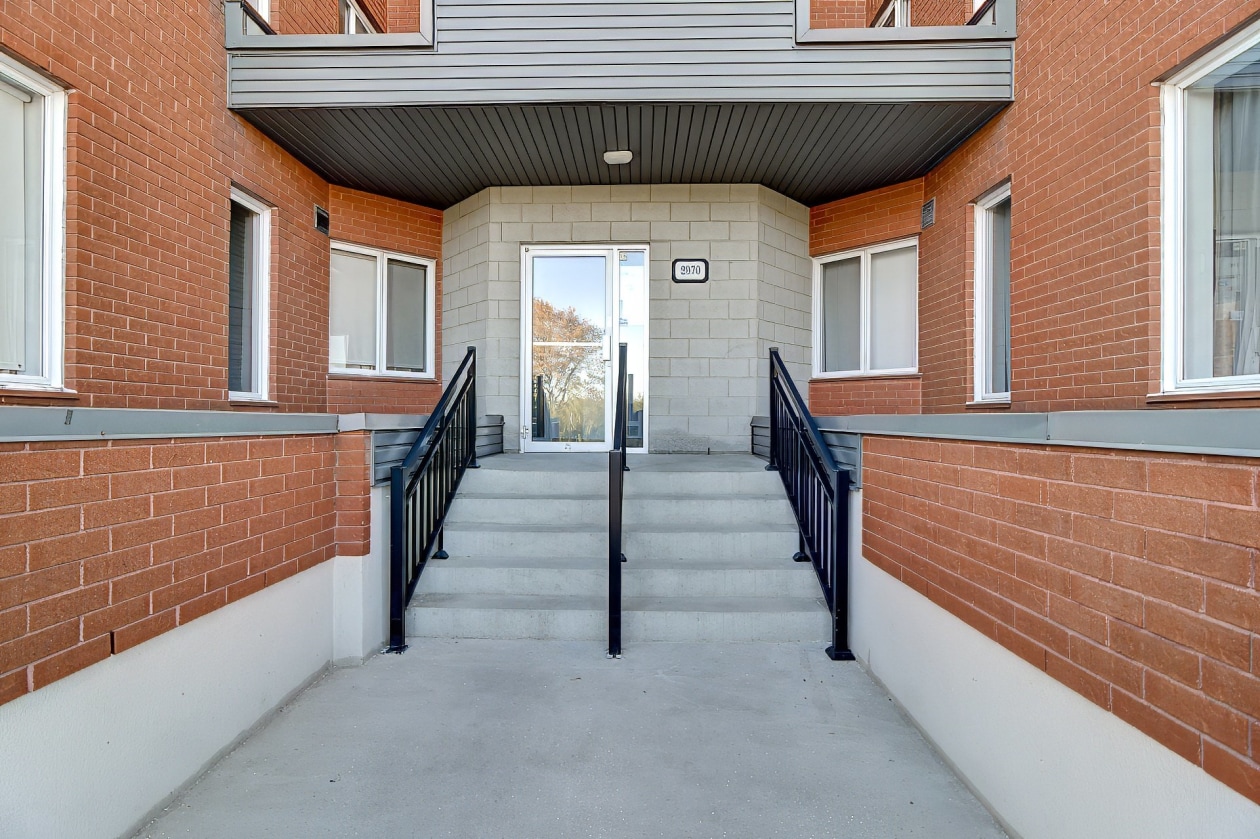 Façade — 2970 Rue du Trianon, Montréal