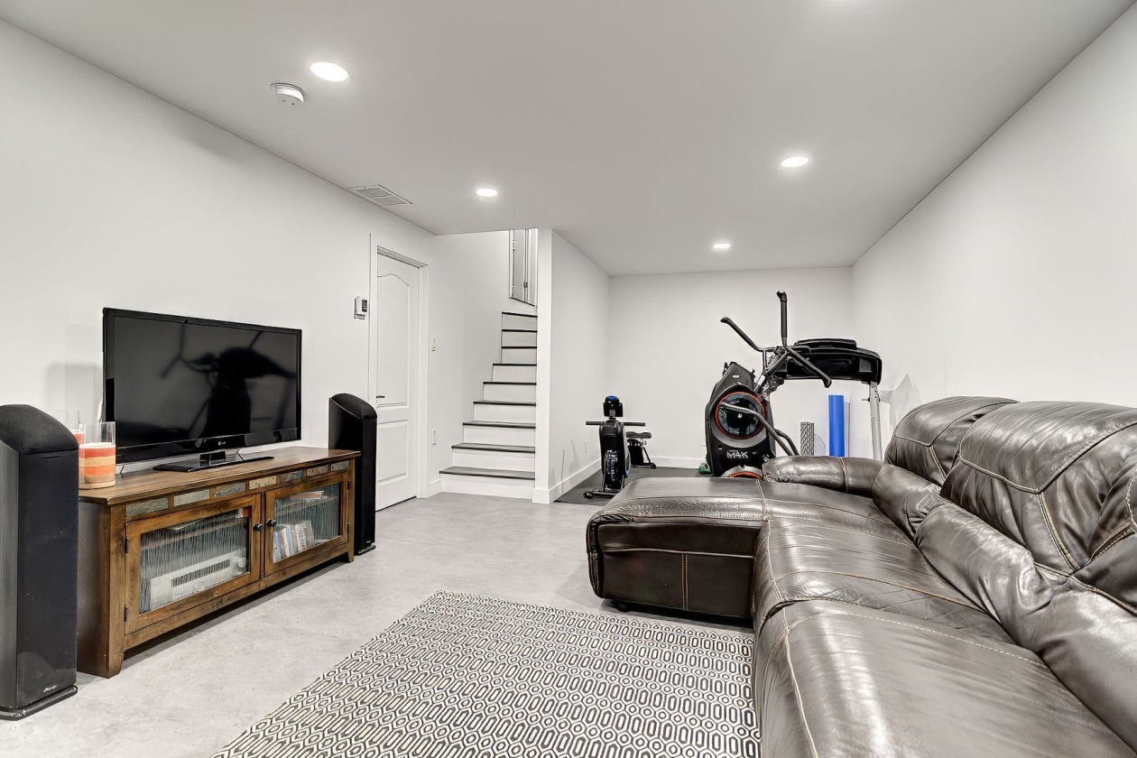 Salle familiale — 378 Av. des Peupliers, Bois-des-Filion