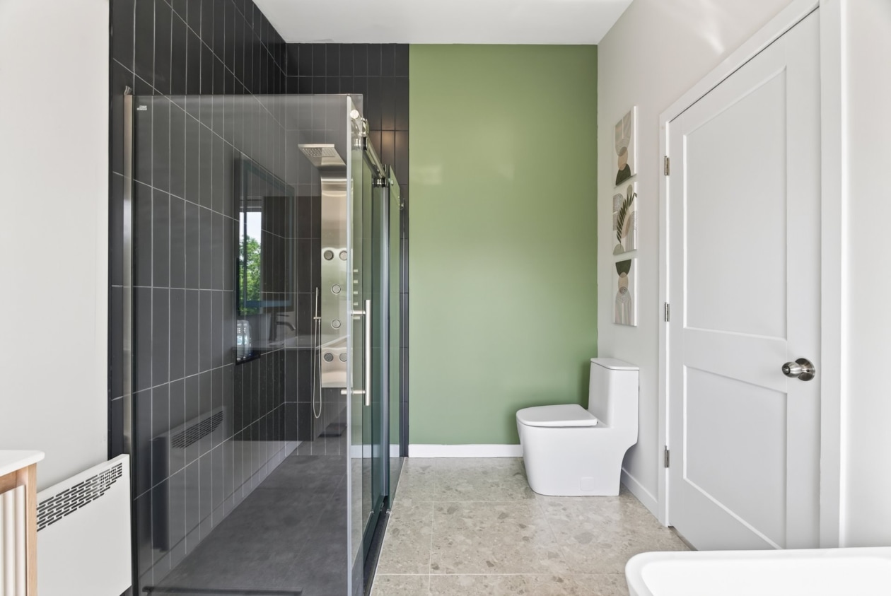 Salle de bains — 231 Rue des Glaciers, Beaupré