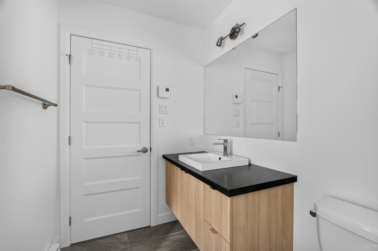 Salle de bains — 1066 Rue des Algonquins, Québec