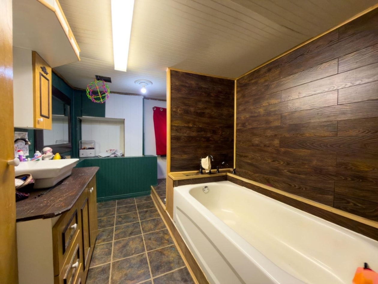 Salle de bains — 9Z Rue Dunn, Gaspé