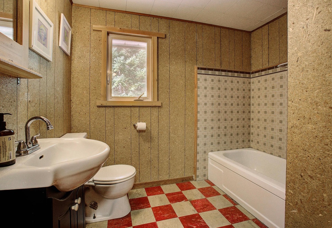 Salle de bains — 898 Ch. des Hauteurs, Sainte-Lucie-des-Laurentides