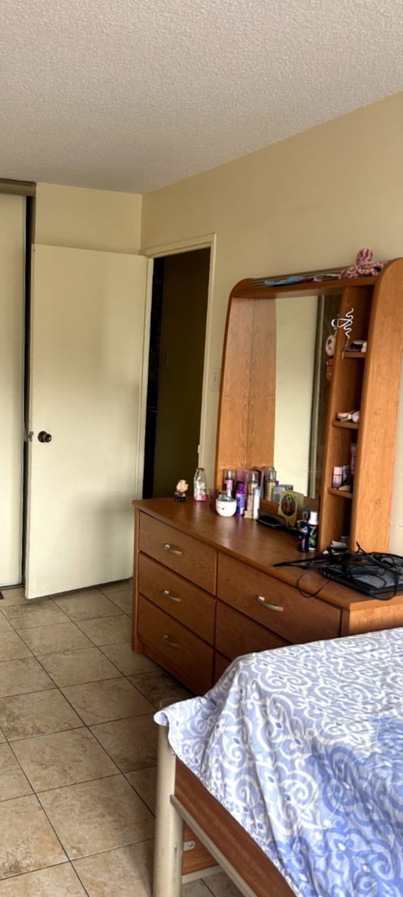 Chambre à coucher — 730 Boul. Montpellier, Montréal