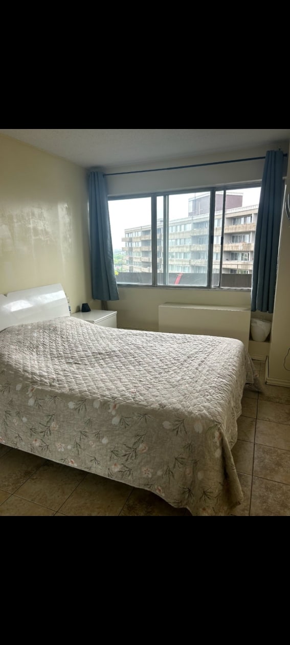 Chambre à coucher — 730 Boul. Montpellier, Montréal