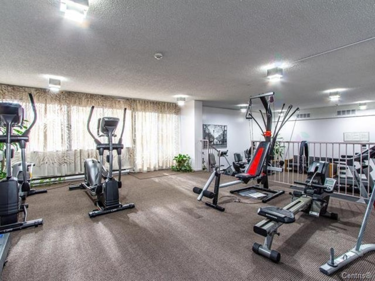 Salle d'exercice — 730 Boul. Montpellier, Montréal