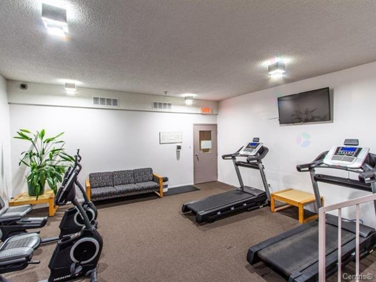 Salle d'exercice — 730 Boul. Montpellier, Montréal