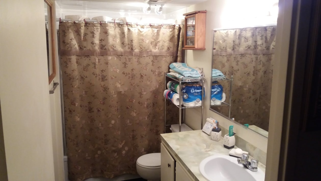 Salle de bains — 730 Boul. Montpellier, Montréal