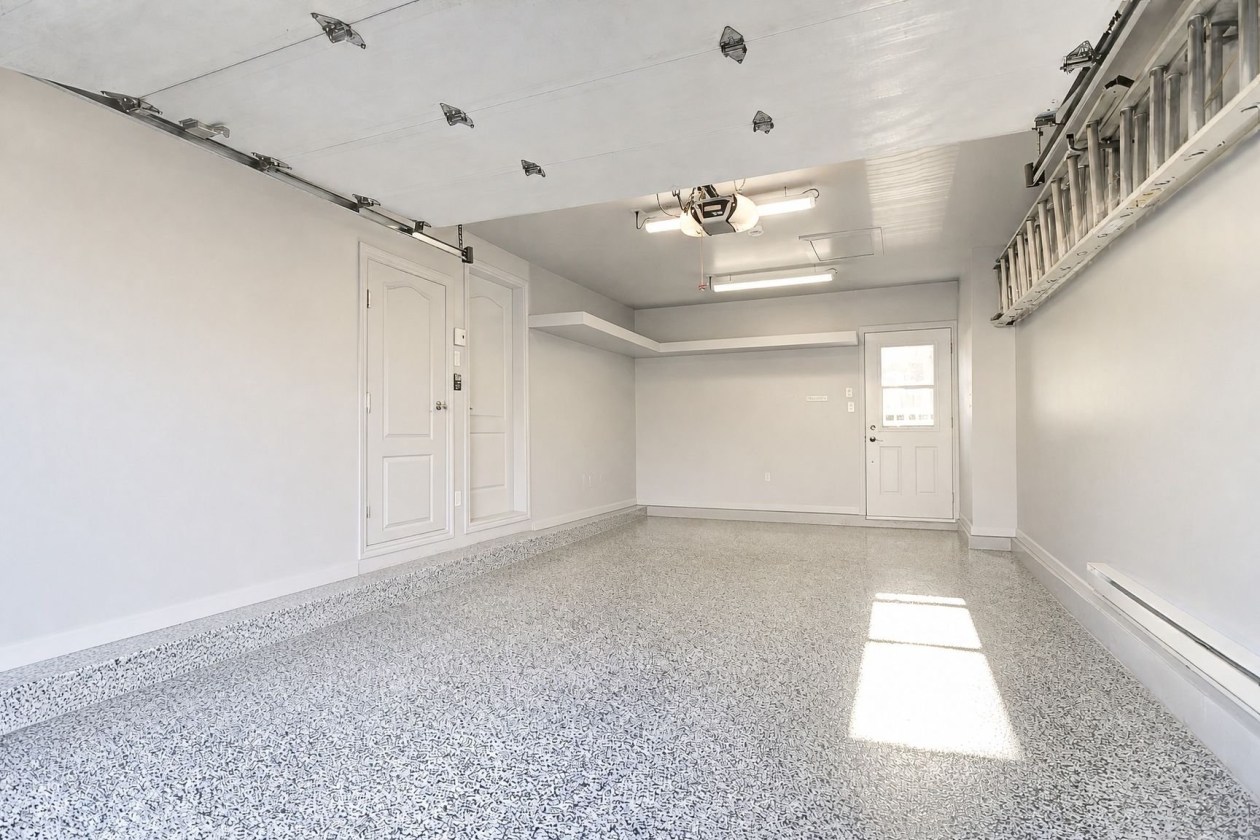 Garage — 378 Av. des Peupliers, Bois-des-Filion