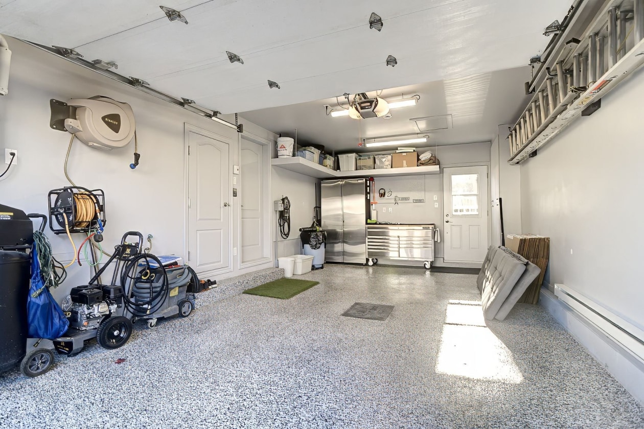 Garage — 378 Av. des Peupliers, Bois-des-Filion