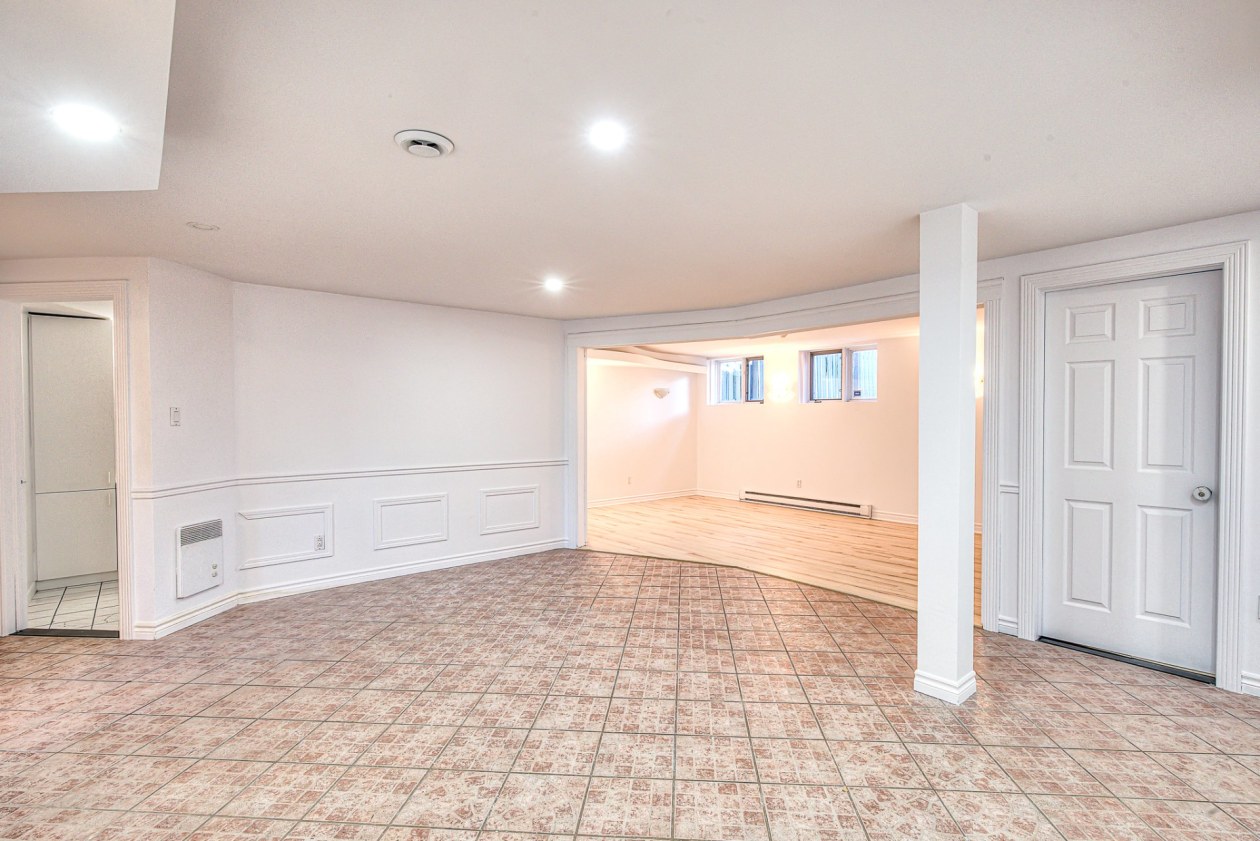 Salle familiale — 3470 Rue Belcourt, Longueuil
