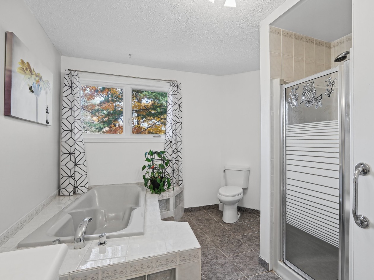 Salle de bains — 4245 Ch. St-Roch N., Sherbrooke