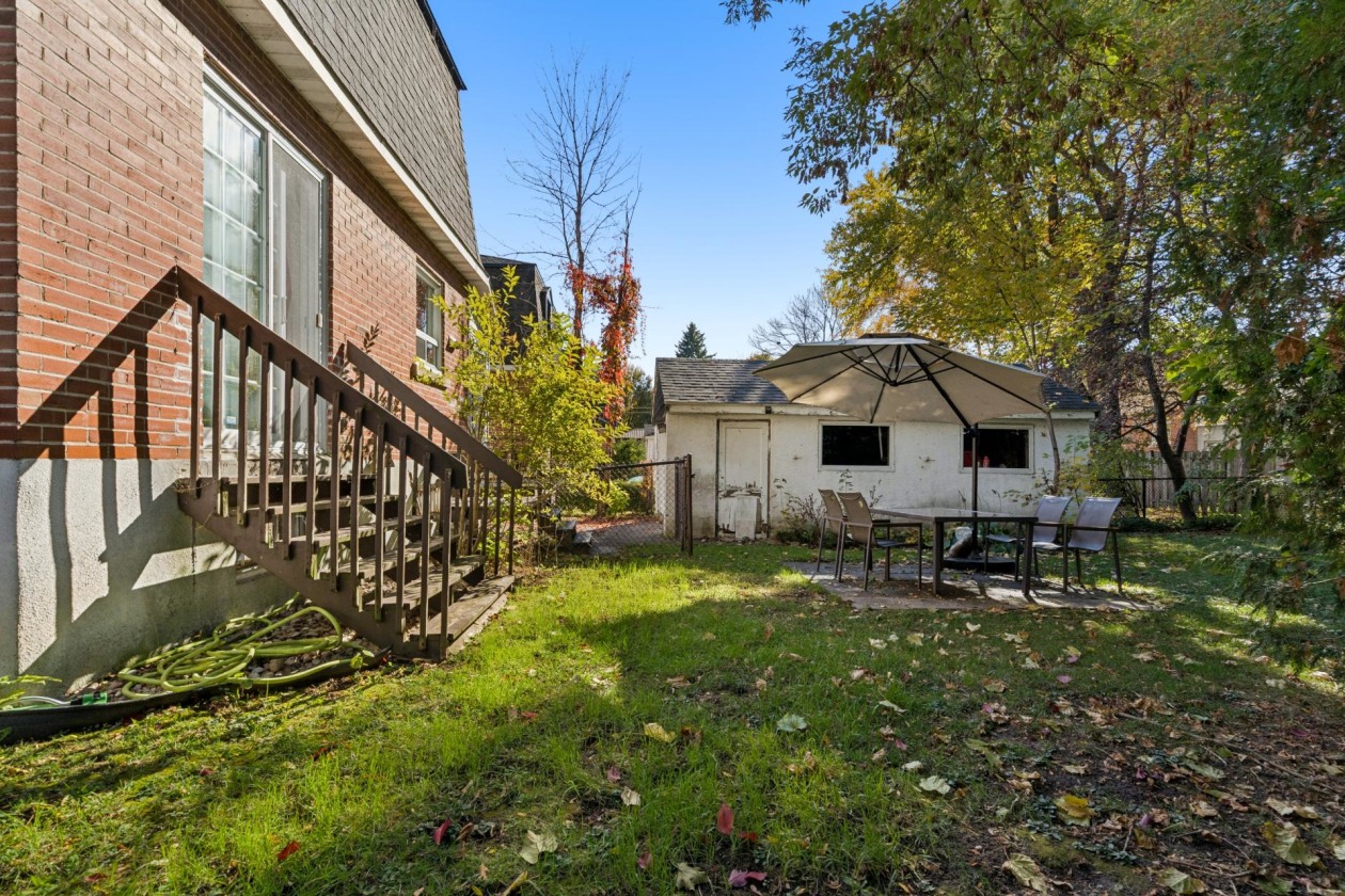Cour — 391 37e Avenue, Montréal