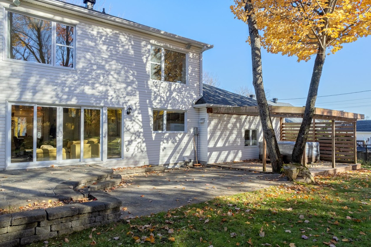 Face arrière — 2474 Rue Marc-Chagall, Québec