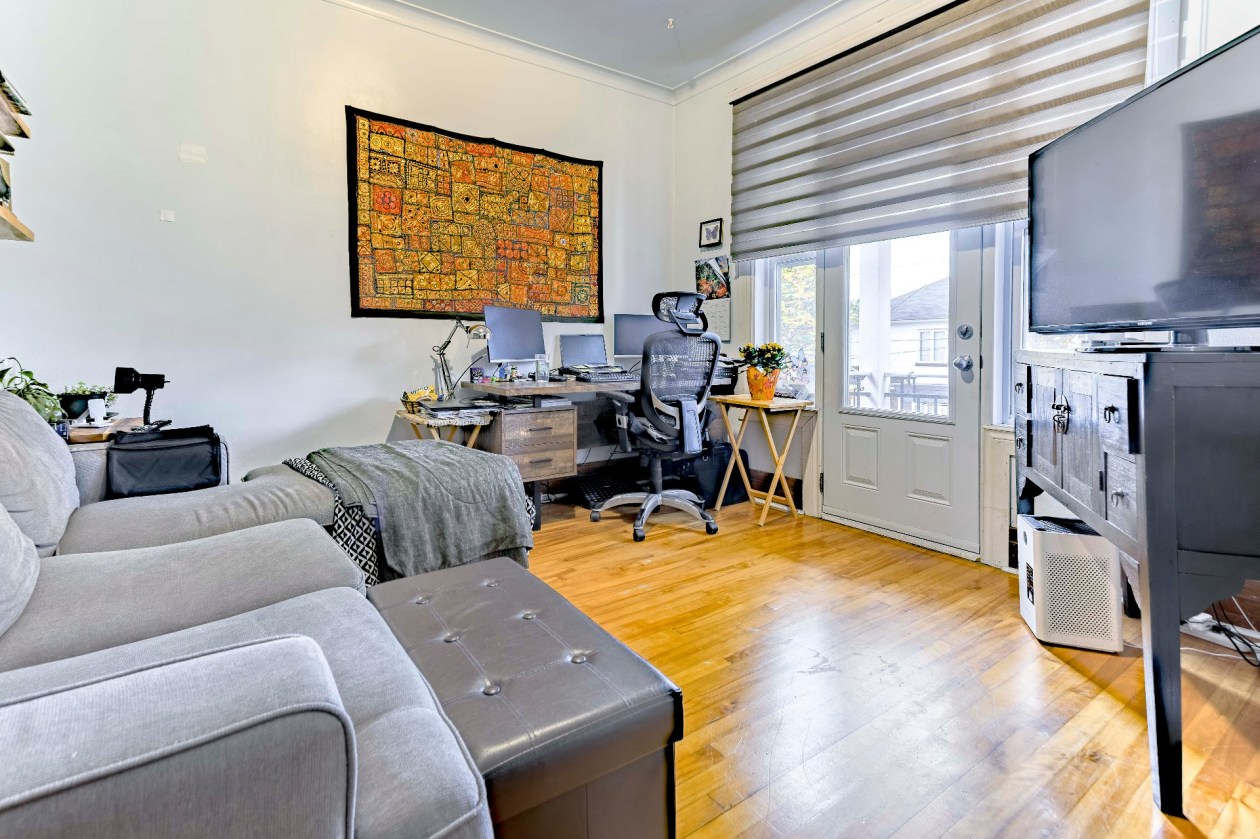 Salon — 680 Rue Ste-Ursule, Trois-Rivières