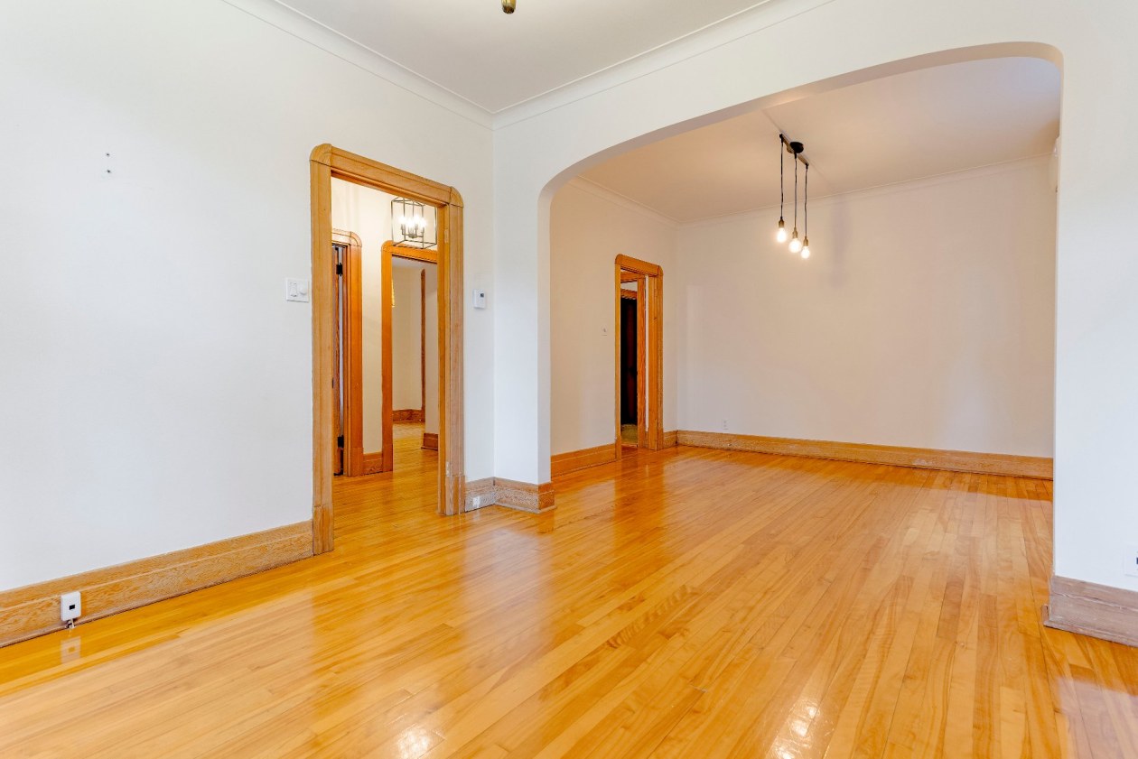 Salon — 680 Rue Ste-Ursule, Trois-Rivières