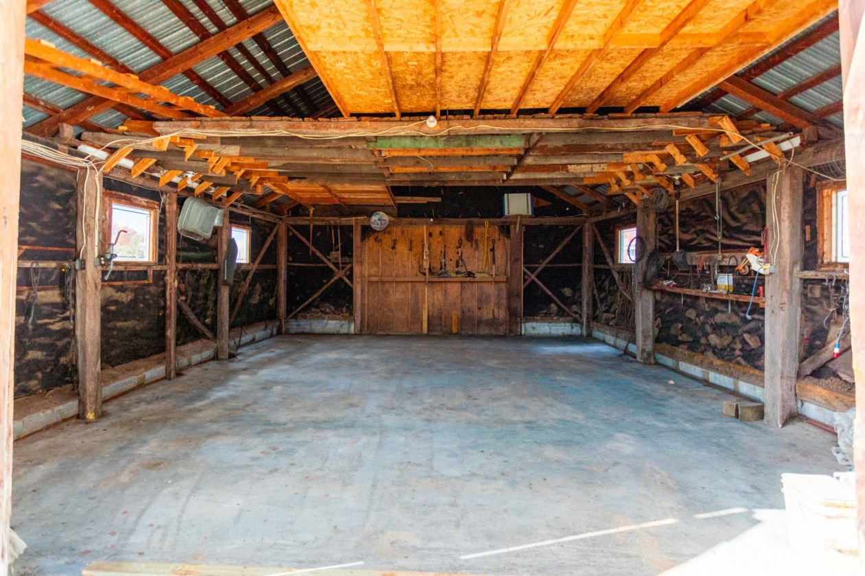 Garage — 7490 Av. Nicolas-Perrot, Bécancour