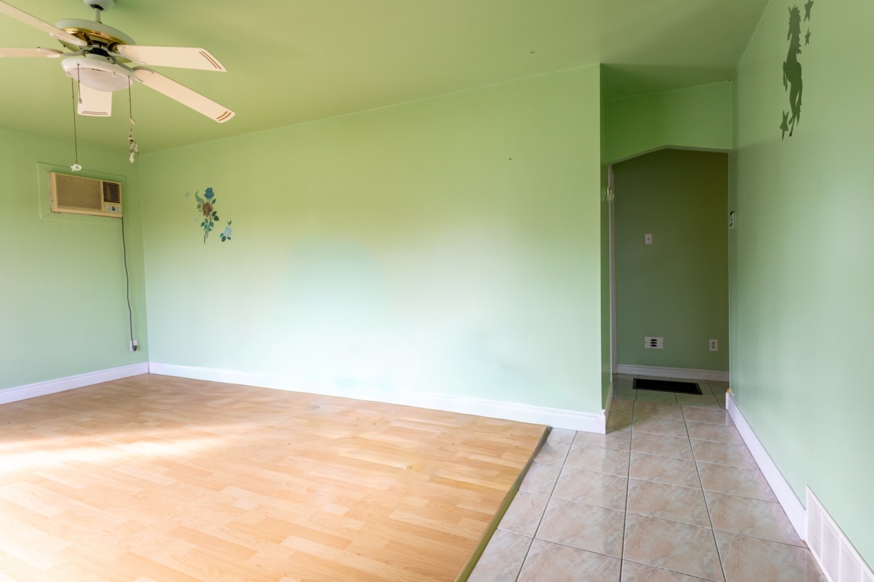 Salon — 7490 Av. Nicolas-Perrot, Bécancour