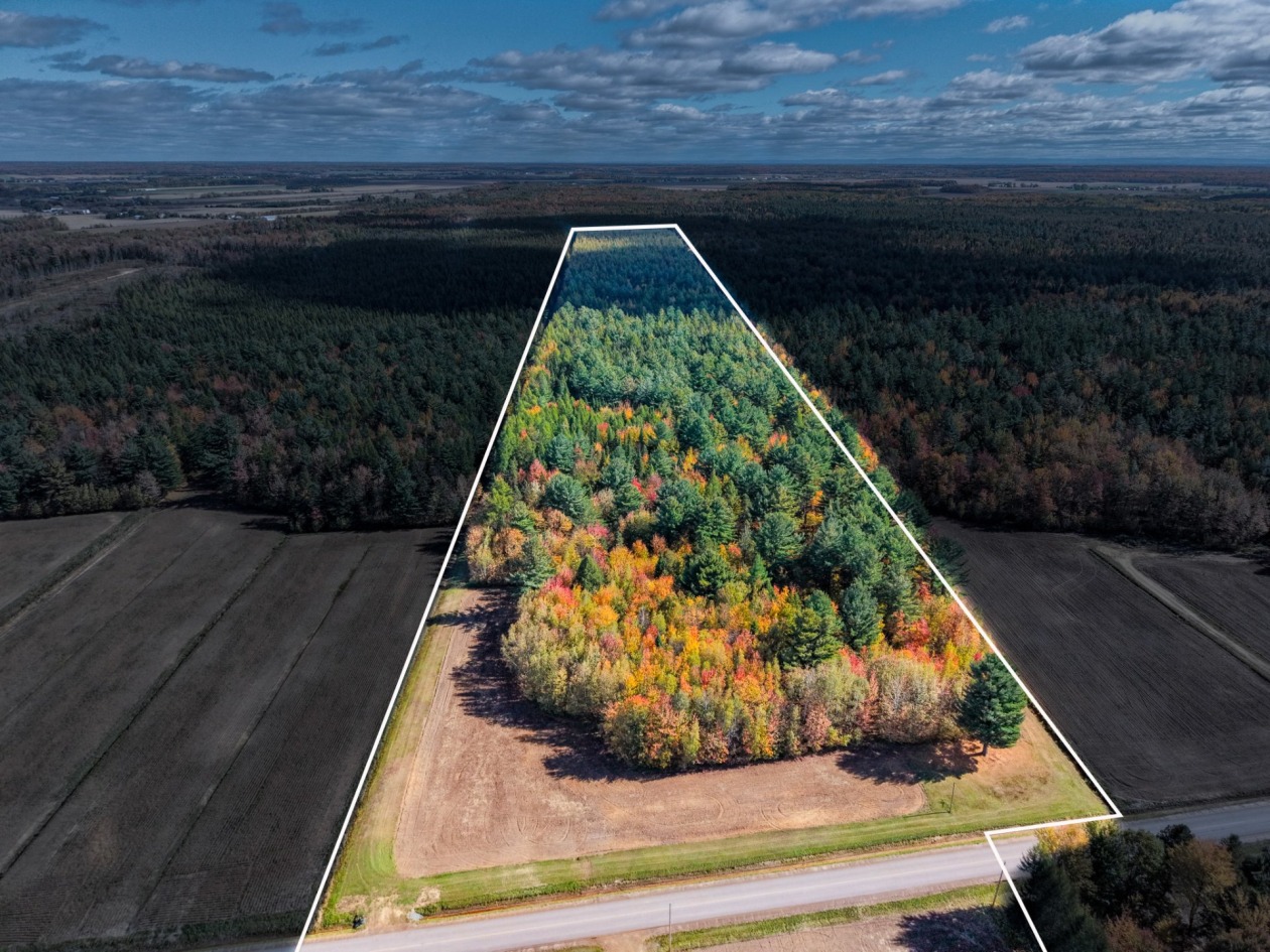 Boisé — 7490 Av. Nicolas-Perrot, Bécancour