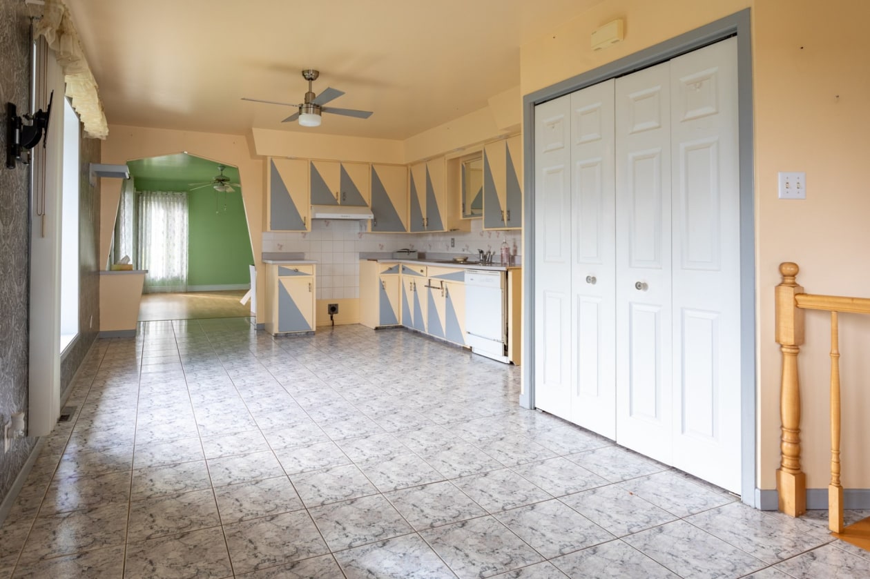 Salle à manger — 7490 Av. Nicolas-Perrot, Bécancour