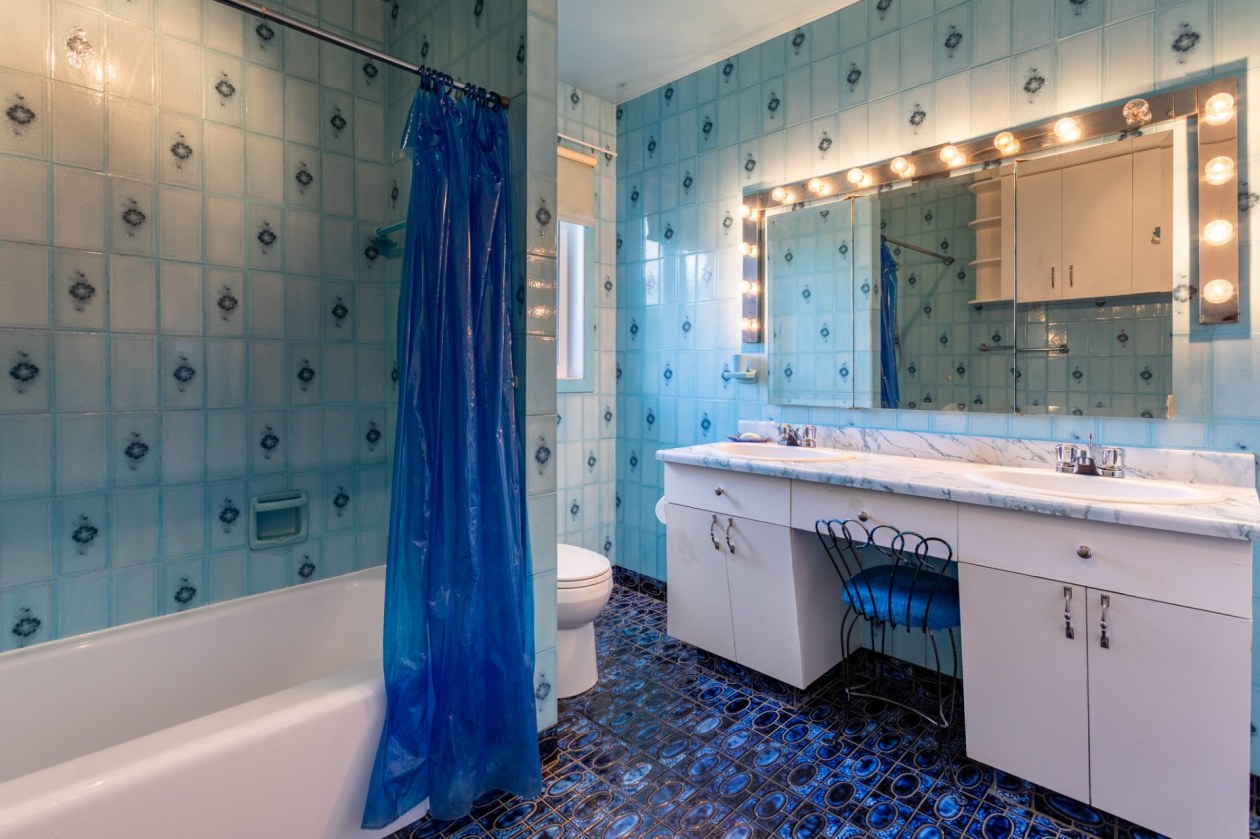 Salle de bains — 7490 Av. Nicolas-Perrot, Bécancour