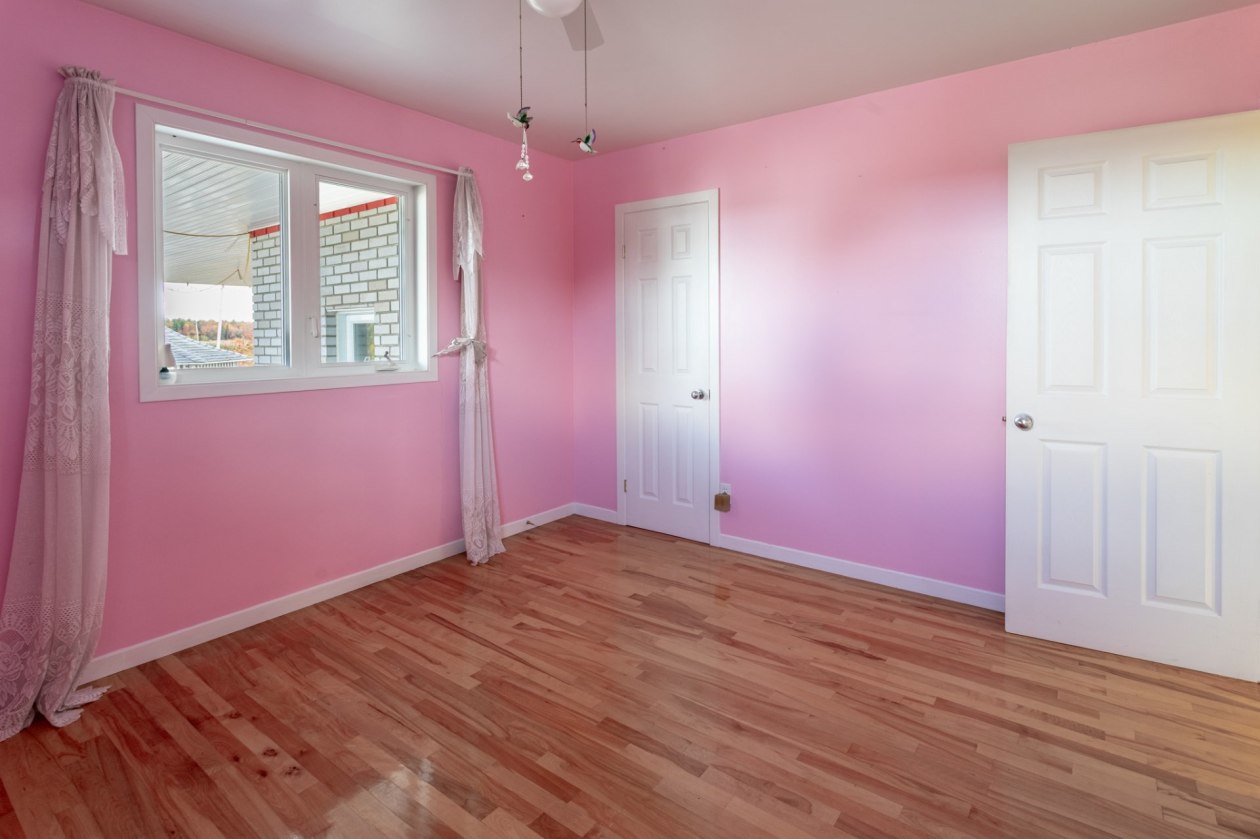 Chambre à coucher — 7490 Av. Nicolas-Perrot, Bécancour