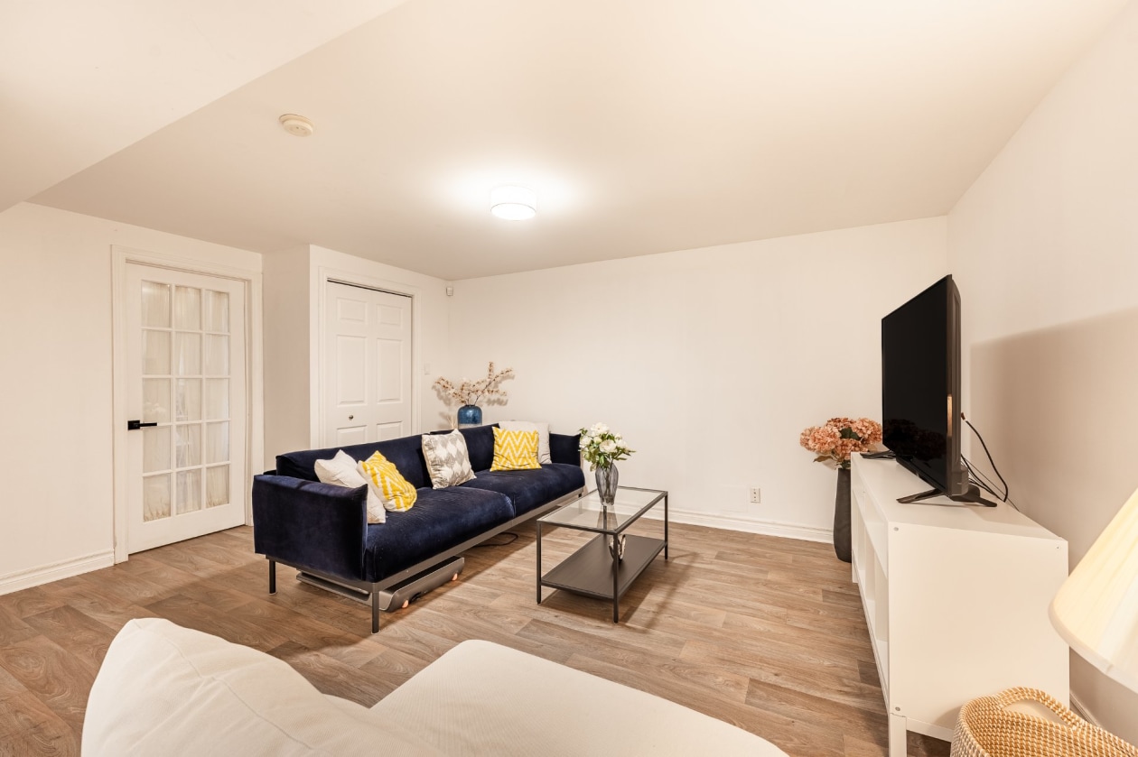 Salle familiale — 530 Rue des Violettes, Salaberry-de-Valleyfield