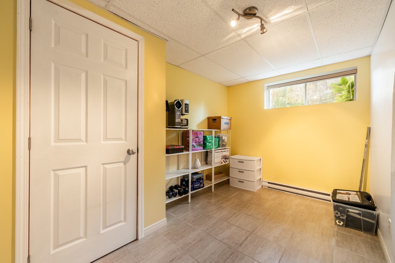 Bureau — 530 Rue des Violettes, Salaberry-de-Valleyfield