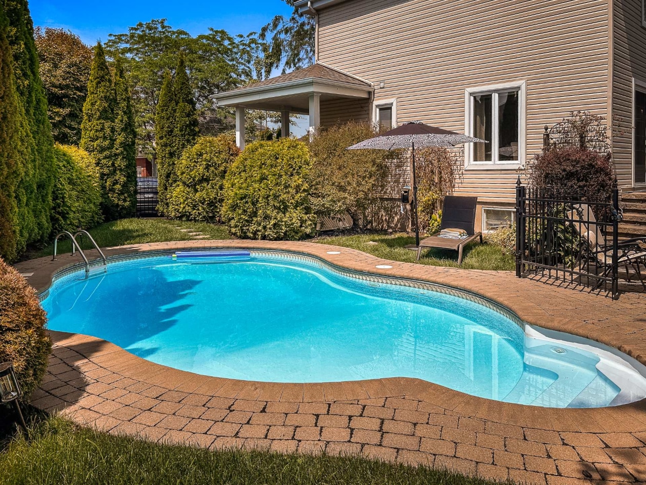 Piscine — 530 Rue des Violettes, Salaberry-de-Valleyfield