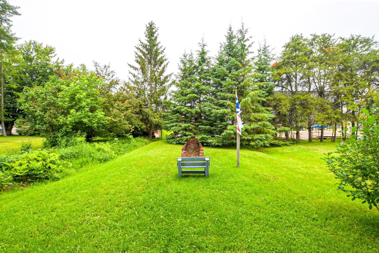 Cour — 409 Rue Principale, Baie-du-Febvre
