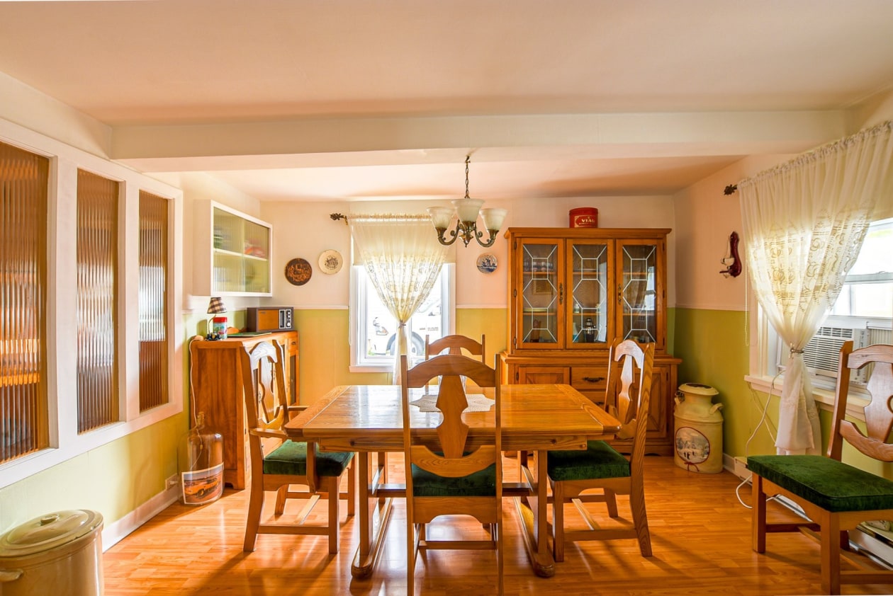Salle à manger — 409 Rue Principale, Baie-du-Febvre