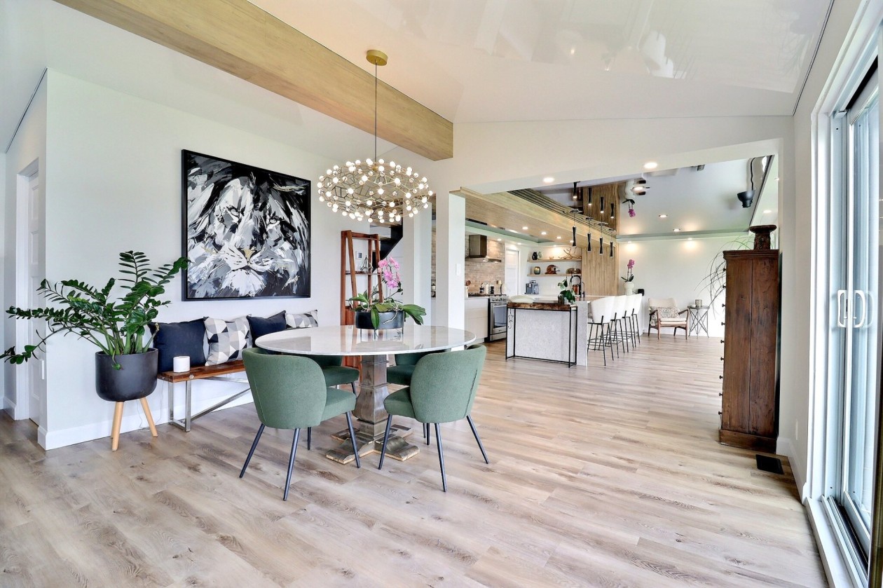 Salle à manger — 807 Route de Tadoussac, Saguenay