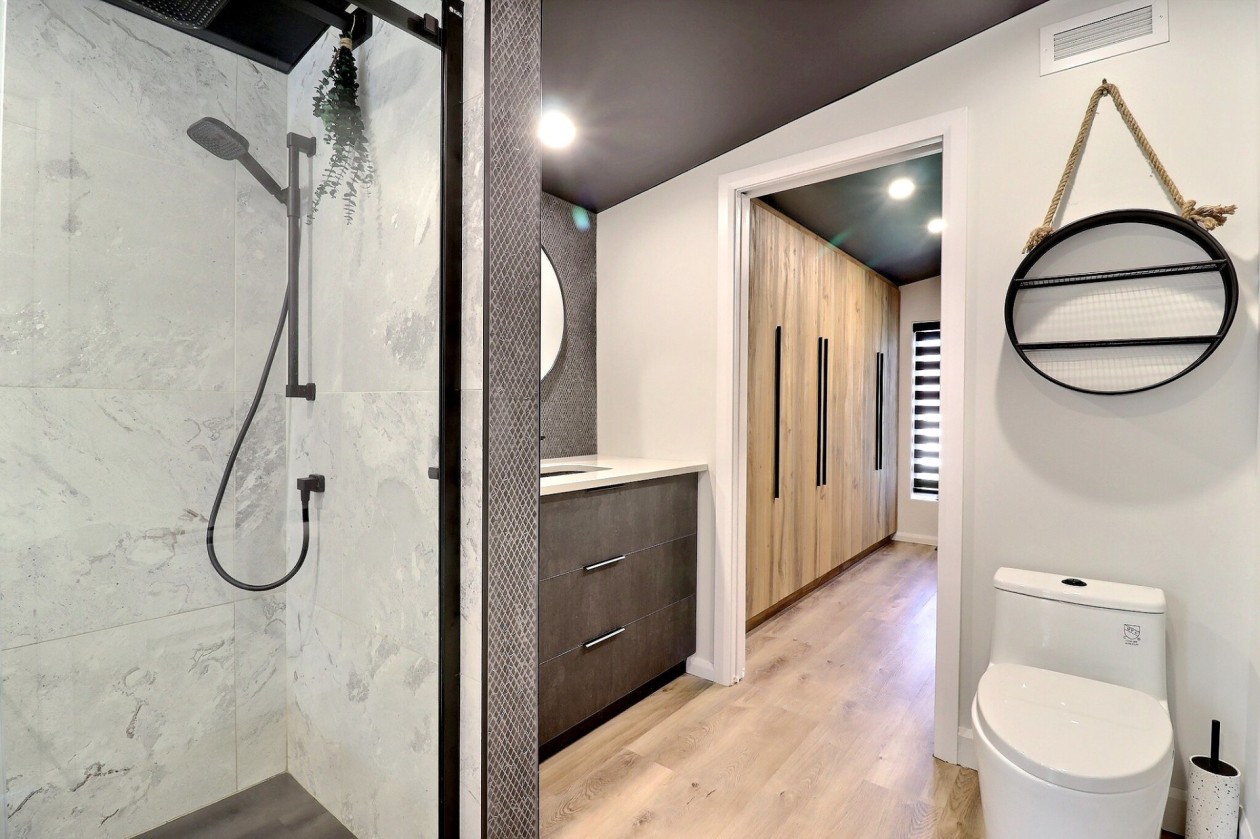 Salle de bains — 807 Route de Tadoussac, Saguenay