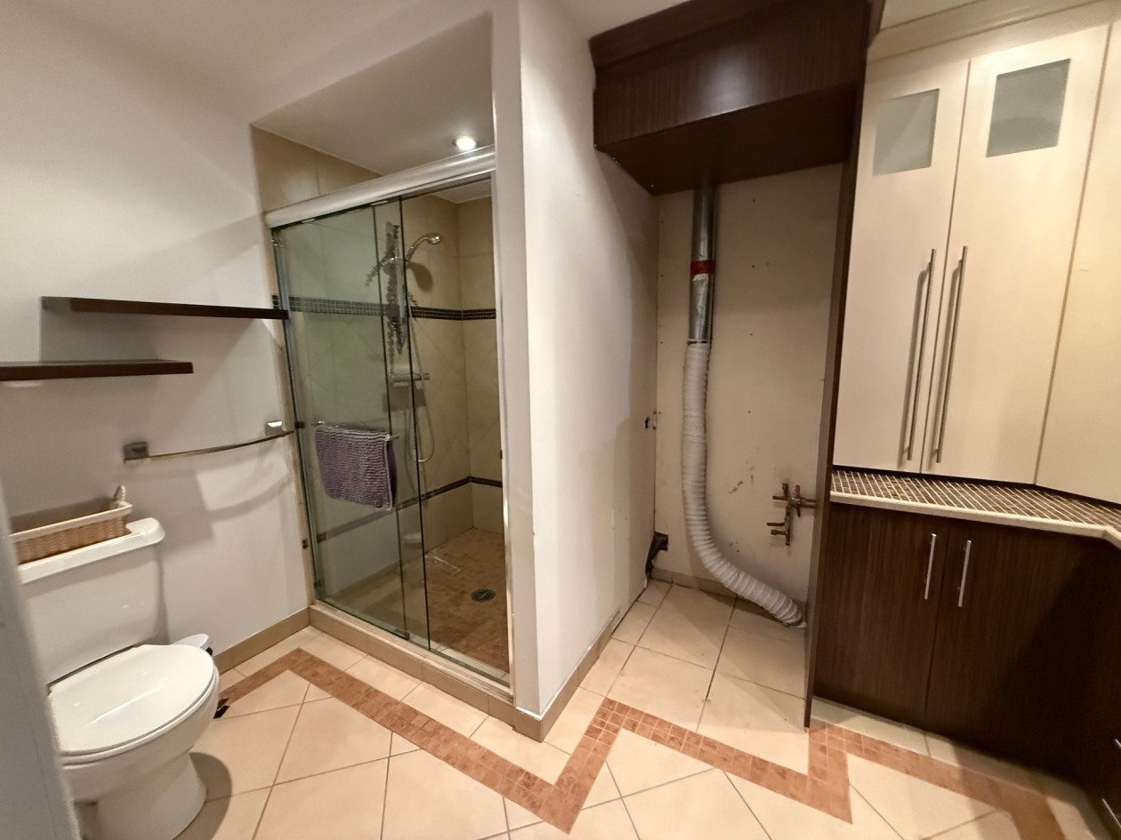 Salle de bains — 3801Z - 3803Z Boul. Martel, Saint-Honoré