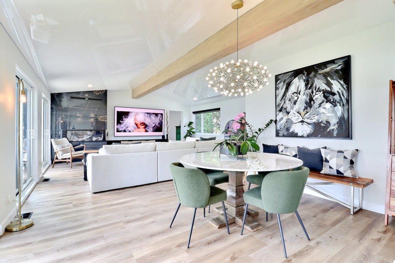 Salle à manger — 807 Route de Tadoussac, Saguenay